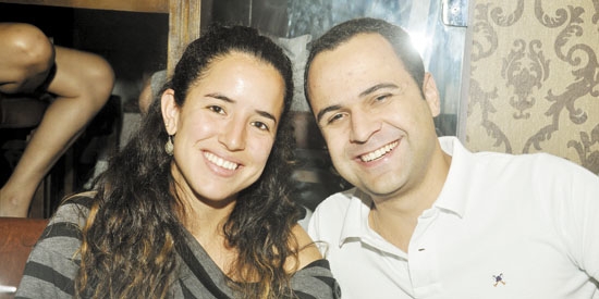 Ester Costa Borges e César Augusto Bonacini em temakeria da cidade